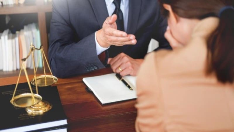עורך דין סוגר עסקת נדלן